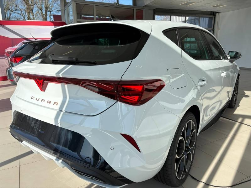Occasion CUPRA Leon 1.5 eTSI Hybrid 150 ch V DSG7 / Siège chauffant / Caméra / Roue de secours / GPS / App-Cpnnect 2026 Blanc Nevada métallisé 35989 € à Sarrebourg