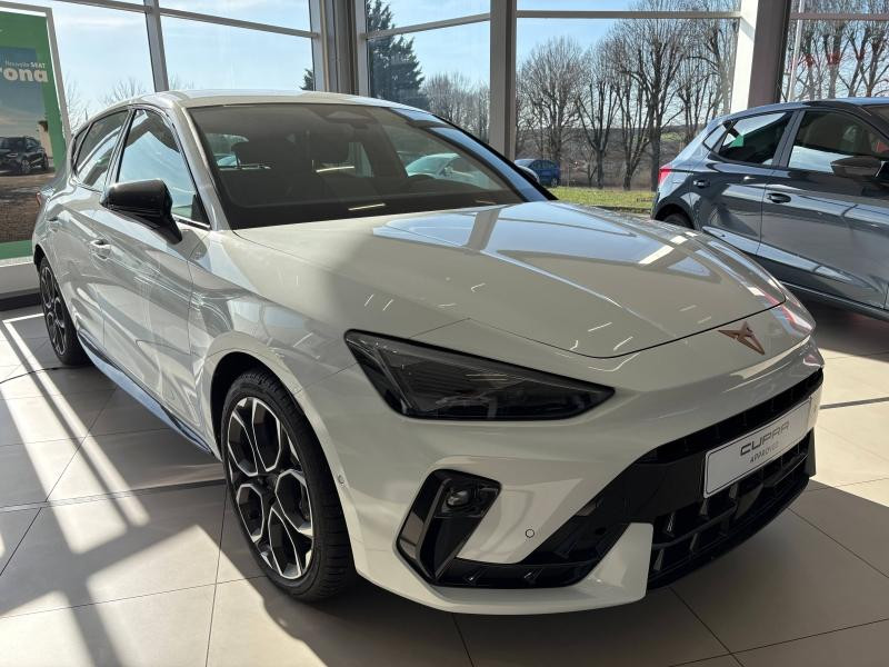 Occasion CUPRA Leon 1.5 eTSI Hybrid 150 ch V DSG7 / Siège chauffant / Caméra / Roue de secours / GPS / App-Cpnnect 2026 Blanc Nevada métallisé 35989 € à Sarrebourg
