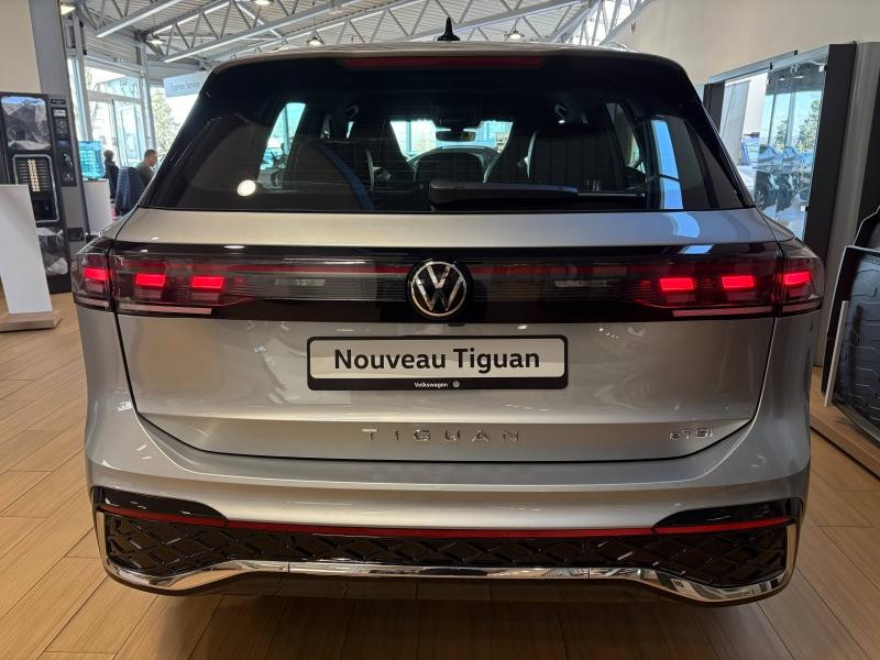 Occasion VOLKSWAGEN Tiguan 1.5 eTSI 150ch R-Line DSG7 / Caméra/ Sièges Chauffants / Roue de secours / App-Connect 2026 Argent Dolomite métallisée 48989 € à Sarrebourg