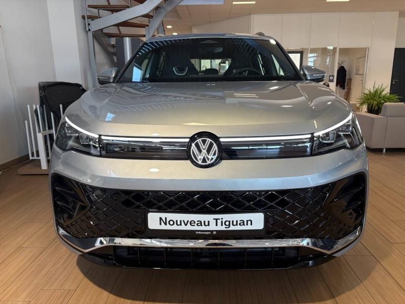 Occasion VOLKSWAGEN Tiguan 1.5 eTSI 150ch R-Line DSG7 / Caméra/ Sièges Chauffants / Roue de secours / App-Connect 2026 Argent Dolomite métallisée 48989 € à Sarrebourg