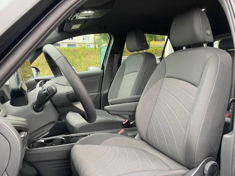 Occasion VOLKSWAGEN ID.3 204ch Pro 59 kWh Life Max 2025 Noir Ébène Métal/Toit/Hayon Noir 33489 € à Sarrebourg