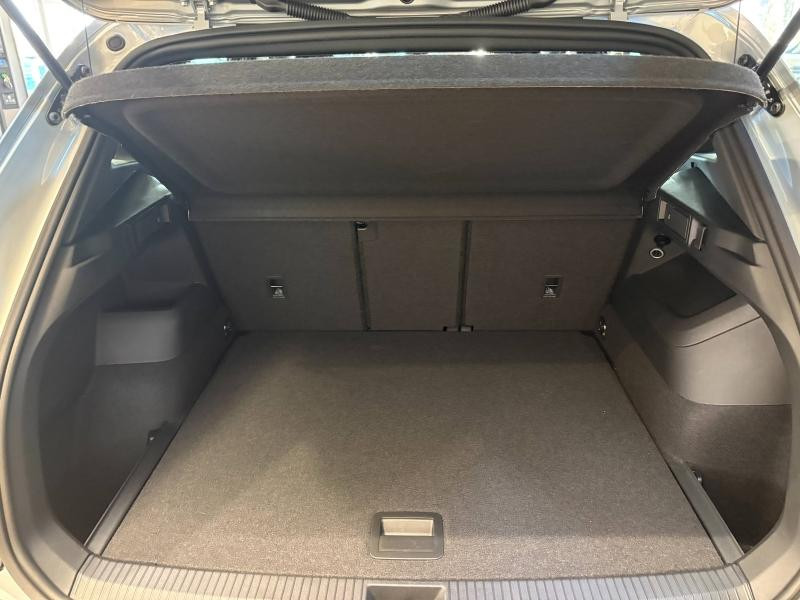 Occasion VOLKSWAGEN Tiguan 1.5 eTSI 150ch R-Line 2026 Argent Dolomite métallisée 48989 € à Sarrebourg