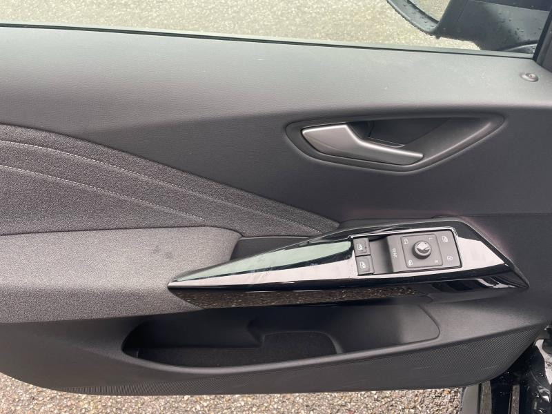 Occasion VOLKSWAGEN ID.3 204ch Pro 59 kWh Life Max 2025 Noir Ébène Métal/Toit/Hayon Noir 33489 € à Sarrebourg