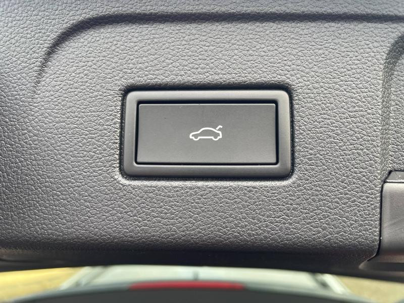 Used VOLKSWAGEN Touran 2.0 TDI 150 Ch R-Line DSG7 /7 places / Caméra / Hayon électrique / Détecteur Angle Mort / App 2025 Gris Dauphin Métallisée € 44989 in Sarrebourg