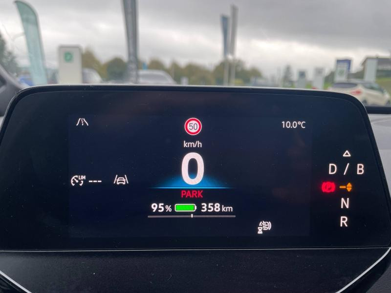 Occasion VOLKSWAGEN ID.3 204ch Pro 59 kWh Life Max 2025 Noir Ébène Métal/Toit/Hayon Noir 33489 € à Sarrebourg