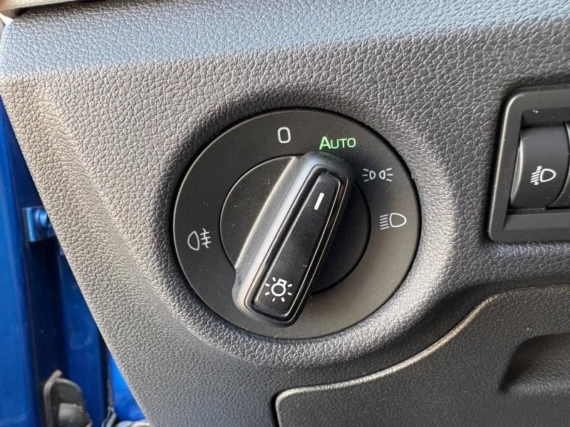 Occasion SKODA Kamiq 1.0 TSI Evo 110ch Young Edition DSG7 / ATTELAGE / ROUE SECOURS 2021 Bleu Racing métallisé 17489 € à Sarrebourg