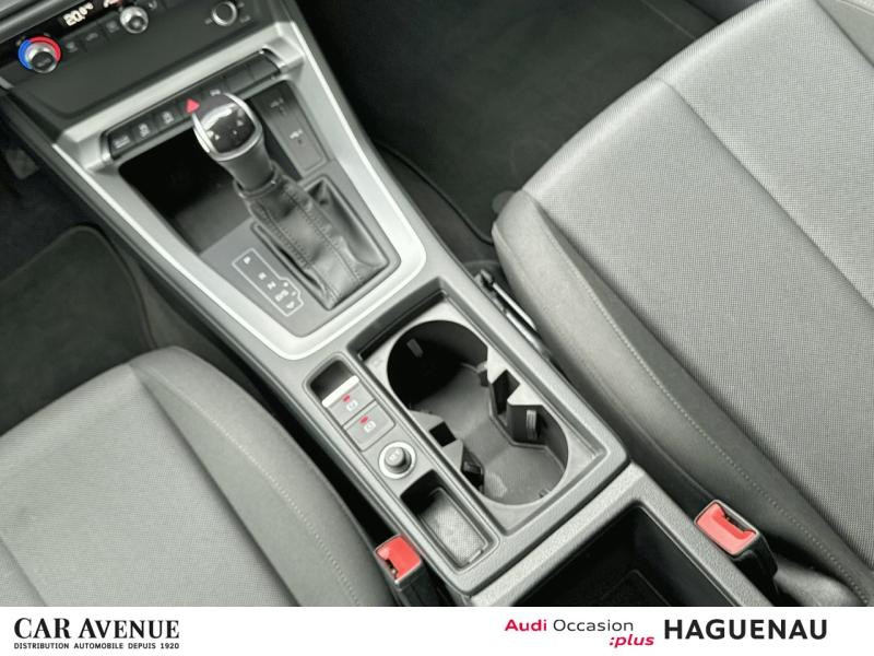 Occasion AUDI Q3 35 TFSI 150 Business line S tronic 7 / Virtual Cockpit / GPS / Caméra / Feux LED / Attelage 2021 Blanc Glacier métallisé 29989 € à Haguenau