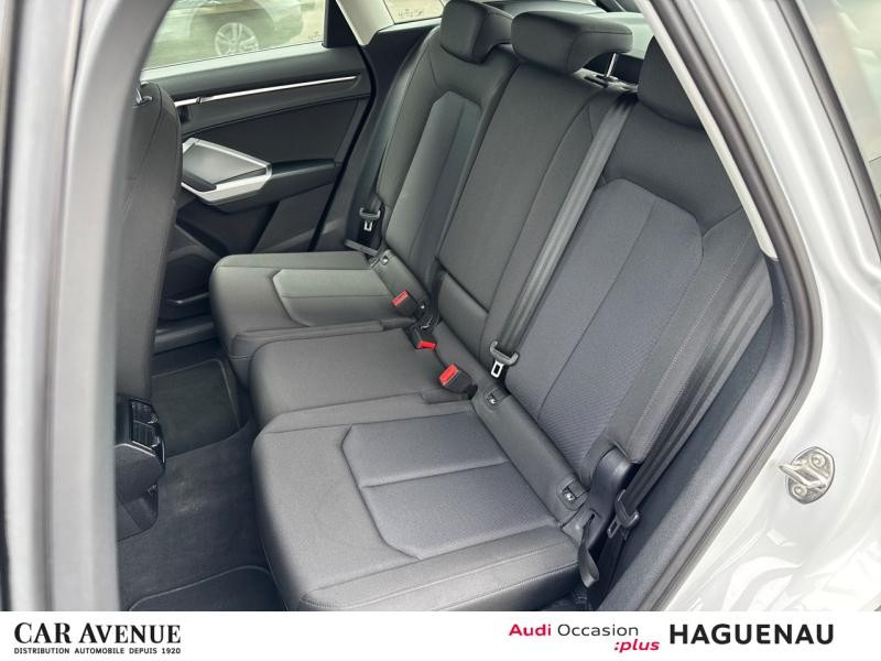 Occasion AUDI Q3 35 TFSI 150 Business line S tronic 7 / Virtual Cockpit / GPS / Caméra / Feux LED / Attelage 2021 Blanc Glacier métallisé 27449 € à Haguenau
