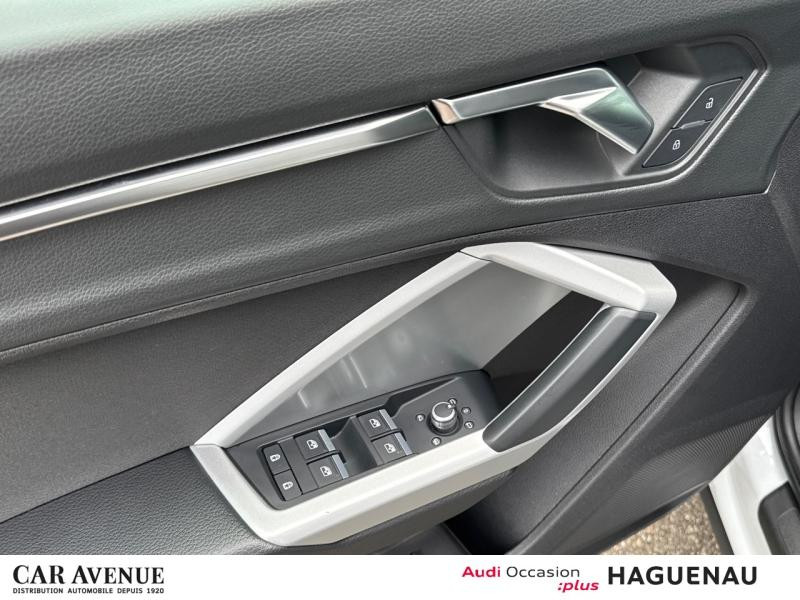 Occasion AUDI Q3 35 TFSI 150 Business line S tronic 7 / Virtual Cockpit / GPS / Caméra / Feux LED / Attelage 2021 Blanc Glacier métallisé 27449 € à Haguenau
