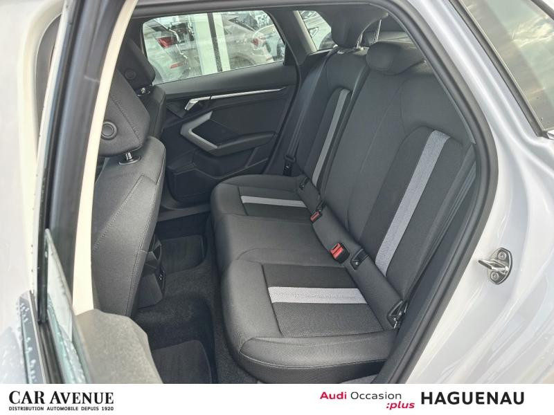 Occasion AUDI A3 Sportback 30 TFSI 116ch MICRO Hybride Design S tronic 7 SMARTPHONE INTERFACE PALETTES AU VOLANT L 2024 Blanc Arkona 27489 € à Haguenau