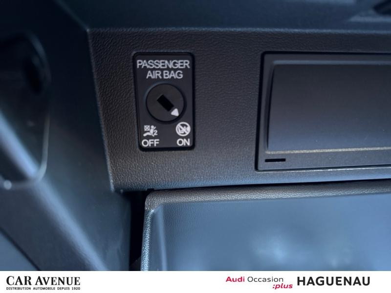 Occasion AUDI A1 Sportback 30 TFSI 110 S line S tronic 7 JANTES 17' CAMERA LEDS VOLANT MEPLAT AVEC PALETTES SIEGES 2024 Rouge Progressif métallisé 26989 € à Haguenau