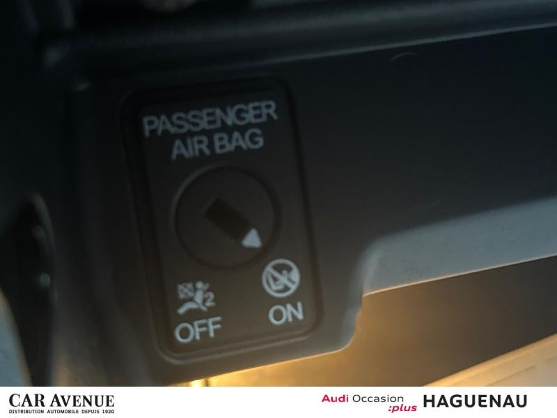 Occasion AUDI A3 Sportback 30 TFSI 110 Mild Hybrid S line S tronic 7 CAMERA LED AVEC CLIGNOTANTS DYNAMIQUES ECLAIR 2021 Blanc 24989 € à Haguenau