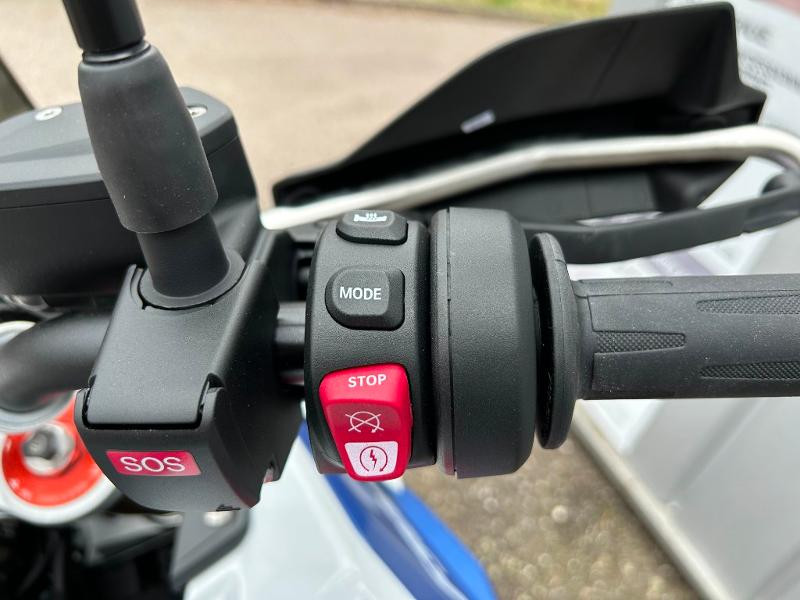 Occasion BMW F F 900 GS 2024 Light White / Racing Blue / Racing Red 15990 € à Épinal