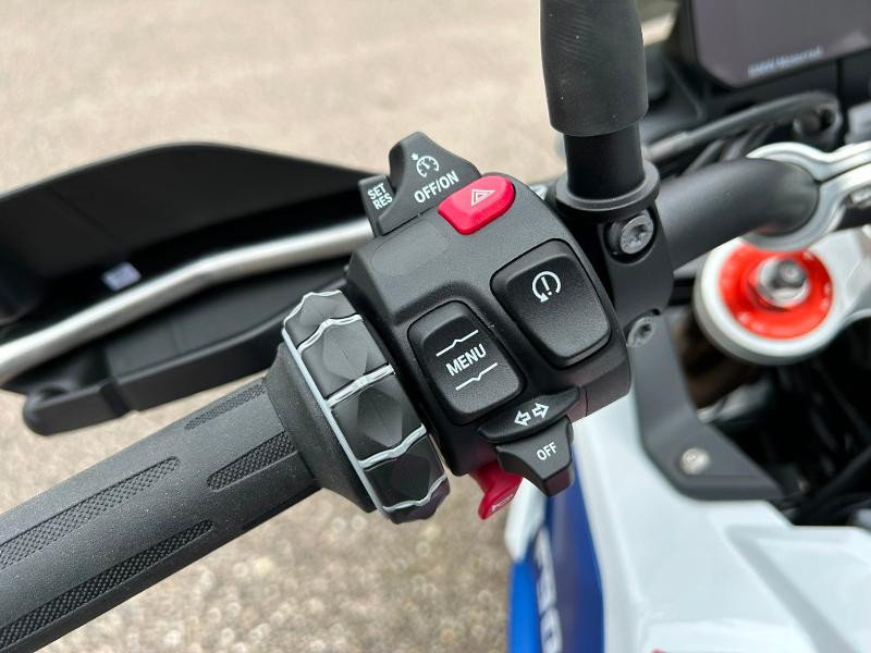 Occasion BMW F F 900 GS 2024 Light White / Racing Blue / Racing Red 15990 € à Épinal