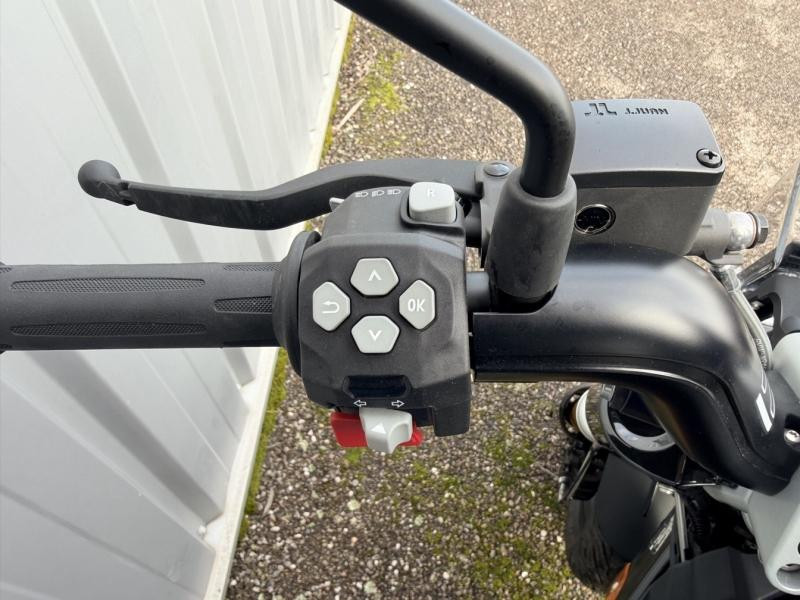 Used BMW C CE02 2025 Cosmic black uni € 9990 in Épinal