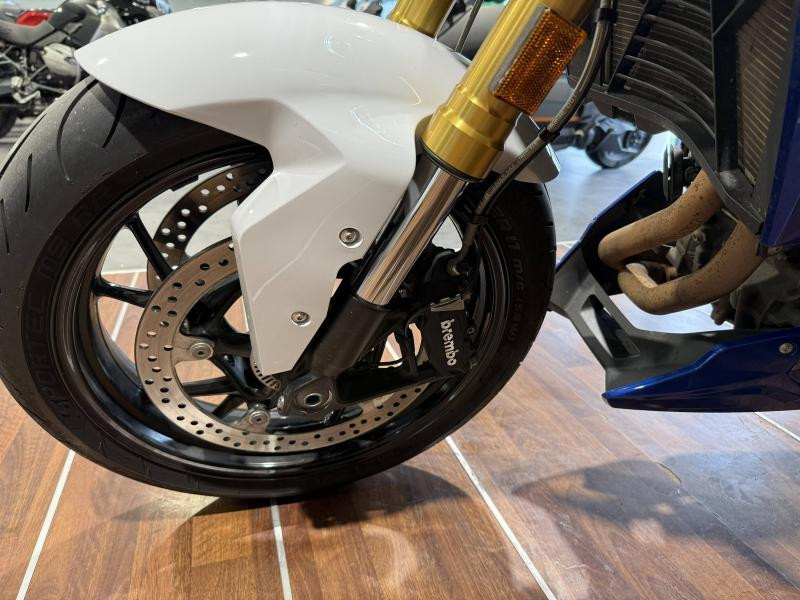 Occasion BMW F F 900 R A2 2022 Style Sport (White, blue metallic, red) 7250 € à Lesménils