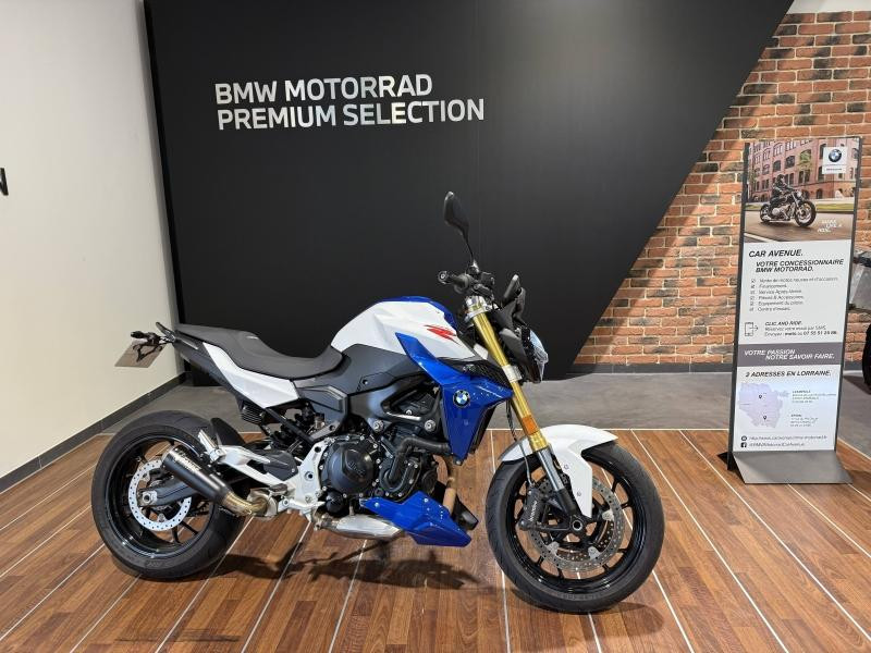Occasion BMW F F 900 R A2 2022 Style Sport (White, blue metallic, red) 7250 € à Lesménils