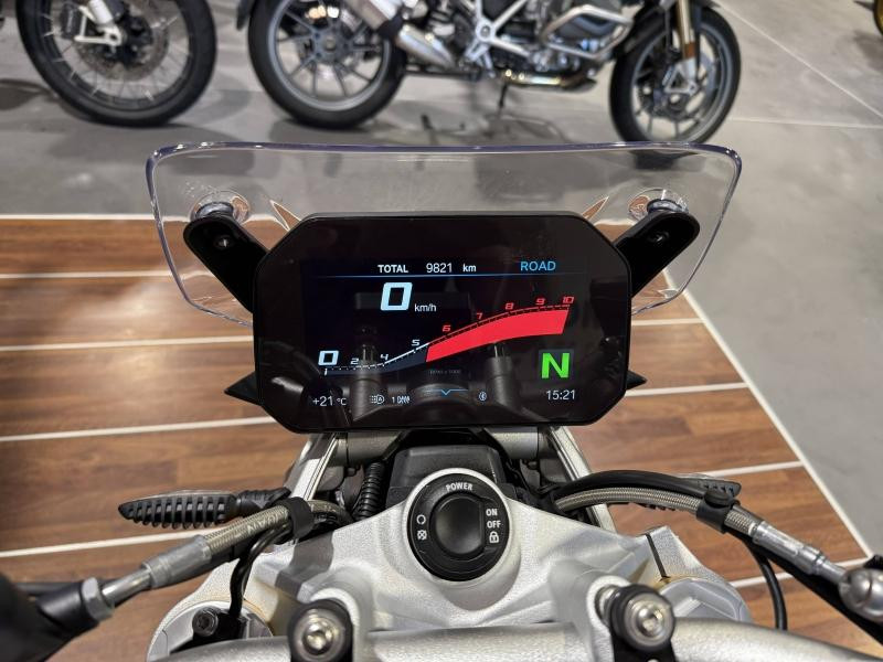 Occasion BMW R R 1250 R 2022 Light White / Racing Blue/ Racing Red 14990 € à Lesménils