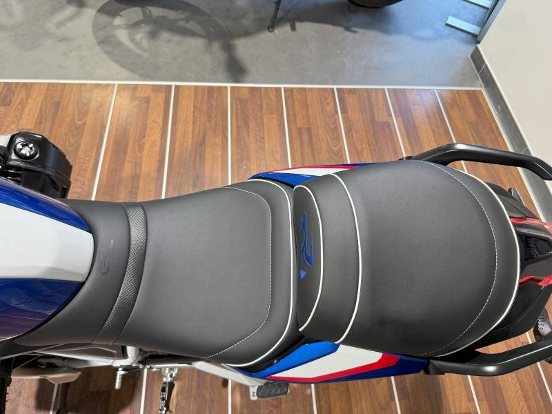Occasion BMW R R 1250 R 2022 Light White / Racing Blue/ Racing Red 13999 € à Lesménils