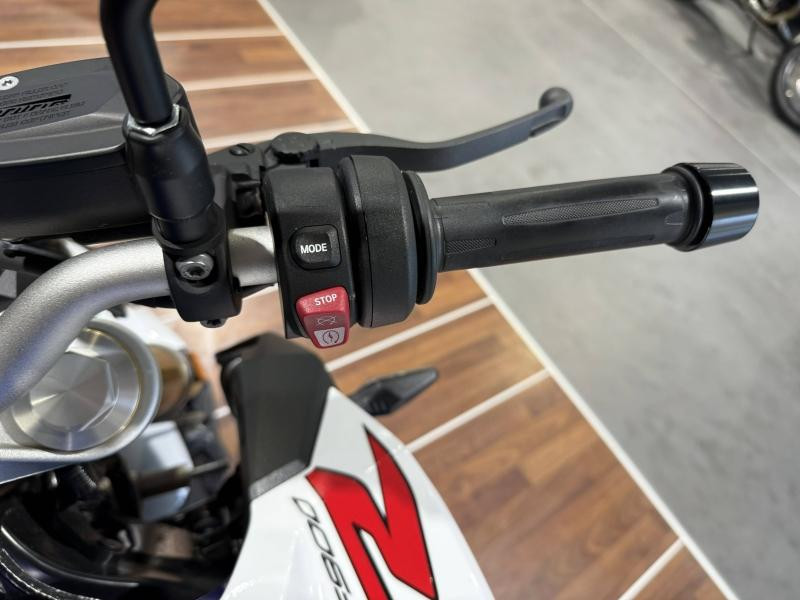 Occasion BMW F F 900 R A2 2022 Style Sport (White, blue metallic, red) 7250 € à Lesménils