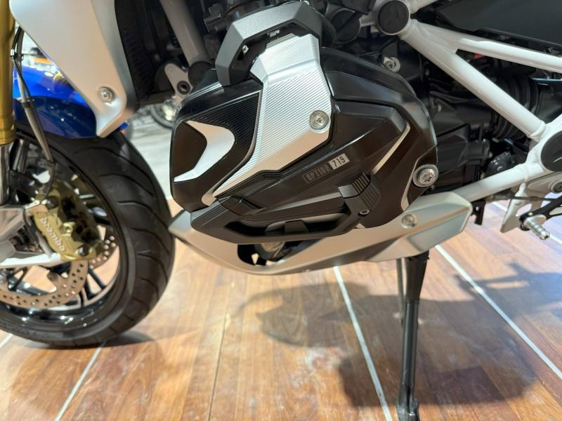 Occasion BMW R R 1250 R 2022 Light White / Racing Blue/ Racing Red 13999 € à Lesménils