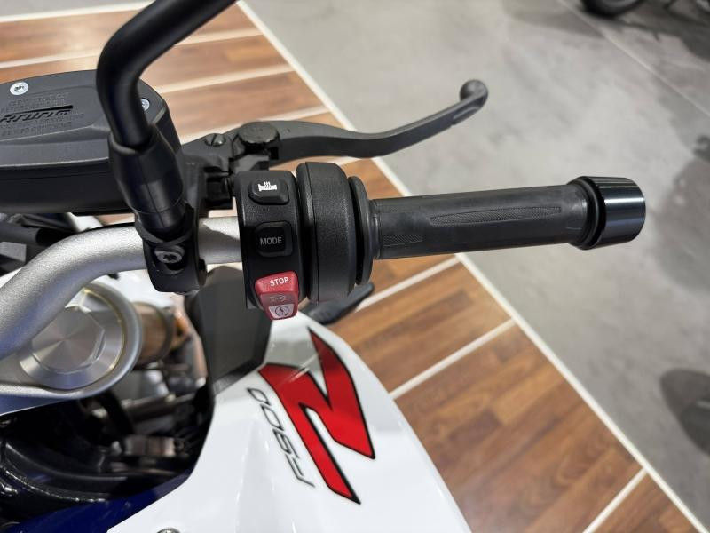 Used BMW F F 900 R A2 2023 Style Sport (White, blue metallic, red) € 7999 in Lesménils