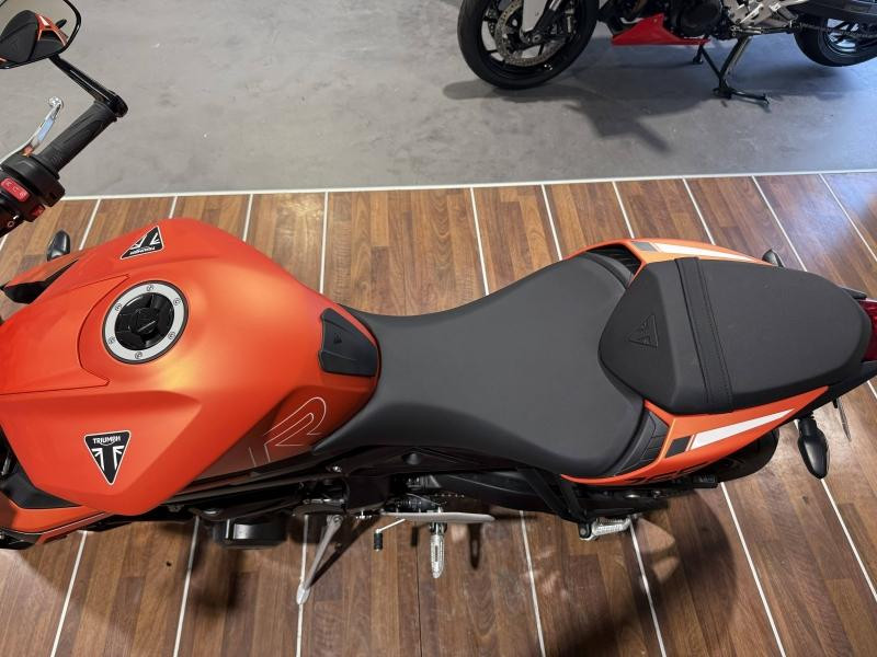Used TRIUMPH Street Triple Street Triple 765 R A2 2025 2025 Matt Baja Orange € 8790 in Lesménils
