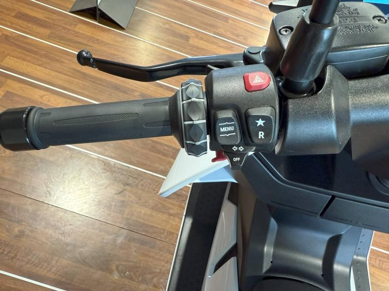 Used BMW C CE04 11kW 2022 Light White Uni € 6999 in Lesménils