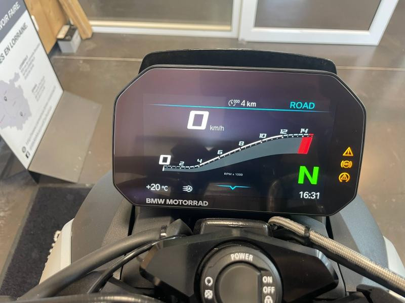 Used BMW M M 1000 R 2025 2025 Aluminium Blanc Metallic matt € 25599 in Lesménils