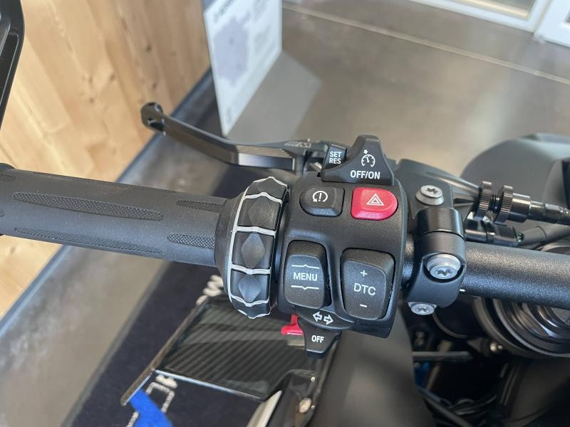 Used BMW M M 1000 R 2025 2025 Aluminium Blanc Metallic matt € 25599 in Lesménils