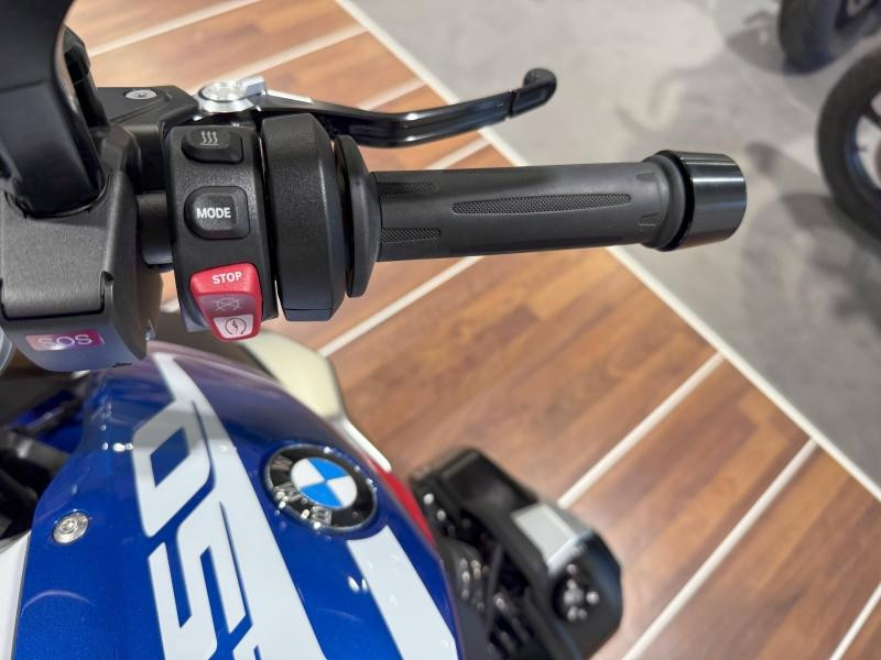 Occasion BMW R R 1250 R 2022 Light White / Racing Blue/ Racing Red 13500 € à Lesménils