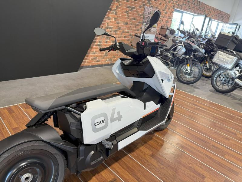 Used BMW C CE04 11kW 2022 Light White Uni € 6999 in Lesménils