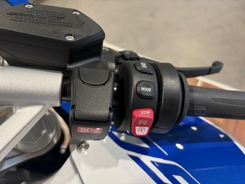 Occasion BMW R R 1250 RS Evo 2023 Light White / Racing Blue/ Racing Red 14999 € à Lesménils