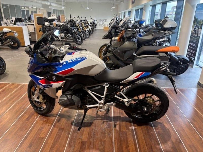 Occasion BMW R R 1250 RS Evo 2023 Light White / Racing Blue/ Racing Red 14999 € à Lesménils