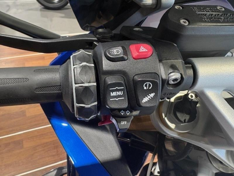 Used BMW R R 1250 RS Evo 2023 Light White / Racing Blue/ Racing Red € 14999 in Lesménils