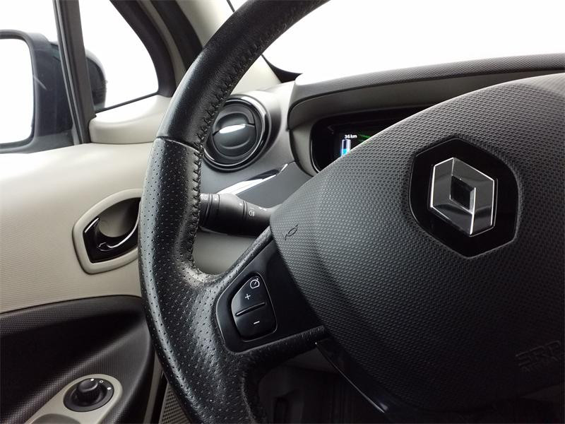 Occasion RENAULT Zoe Intens charge rapide 2015 Gris Givré 8790 € à Lesménils