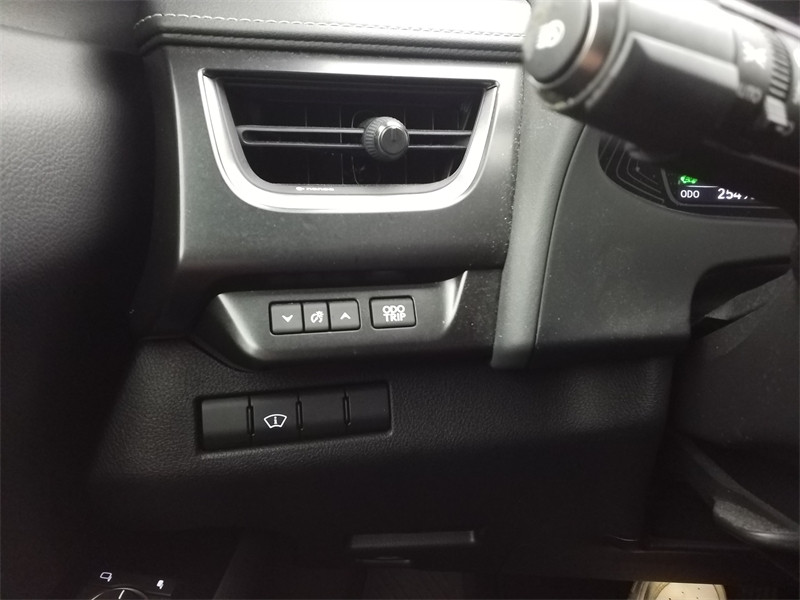 Occasion LEXUS UX 250h 2WD Luxe MY20 2020 Gris Titane métallisé 26990 € à Lesménils