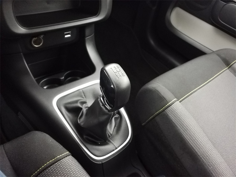 Used CITROEN C3 1.2 PureTech 83ch S&S Shine 2021 Blanc Banquise (O) - Noir Onyx € 10990 in Lesménils