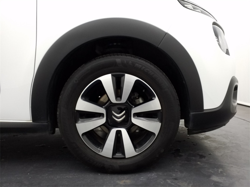Used CITROEN C3 1.2 PureTech 83ch S&S Shine 2020 Blanc Banquise (O) - Noir Onyx € 10490 in Lesménils