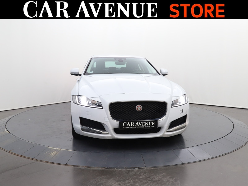 Occasion JAGUAR XF 2.0D 180ch R-Sport BVA 2019 Yulong White 22790 € à Lesménils