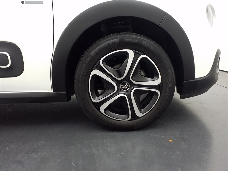 Used CITROEN C3 PureTech 82ch Graphic S&S E6.d 2019 Blanc Banquise - Noir Onyx € 8490 in Lesménils