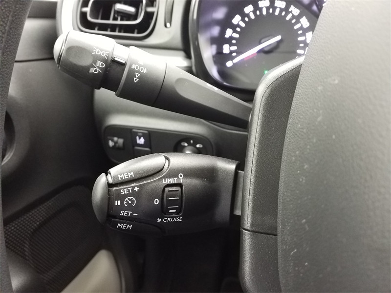 Used CITROEN C3 PureTech 82ch Graphic S&S E6.d 2019 Blanc Banquise - Noir Onyx € 8490 in Lesménils