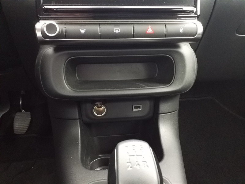 Used CITROEN C3 PureTech 82ch Graphic S&S E6.d 2019 Blanc Banquise - Noir Onyx € 8490 in Lesménils