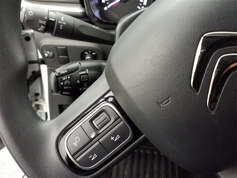 Used CITROEN C3 1.2 PureTech 83ch S&S Feel Pack 2021 Blanc Banquise (O) - Noir Onyx € 9490 in Lesménils