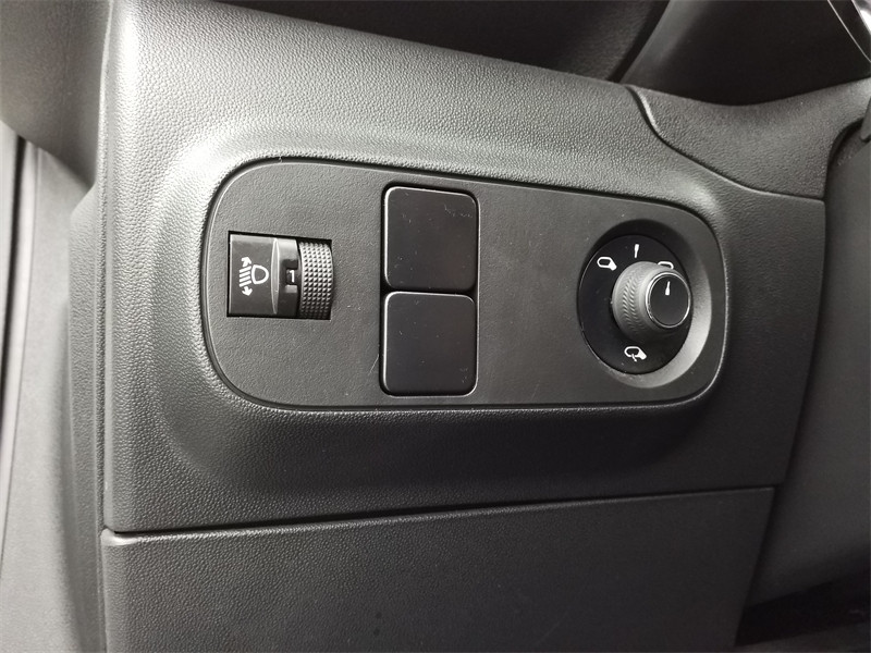 Used CITROEN C3 1.2 PureTech 83ch S&S Feel Pack 2021 Blanc Banquise (O) - Noir Onyx € 9490 in Lesménils