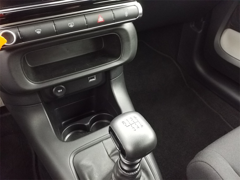 Used CITROEN C3 PureTech 82ch Graphic S&S E6.d 2019 Blanc Banquise - Rouge Aden € 8990 in Lesménils