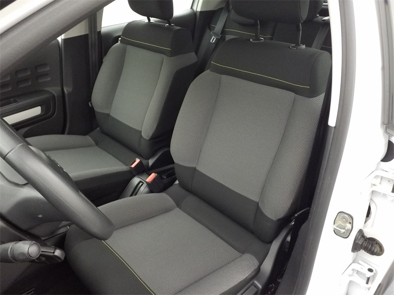 Used CITROEN C3 PureTech 82ch Graphic S&S E6.d 2019 Blanc Banquise - Rouge Aden € 8990 in Lesménils