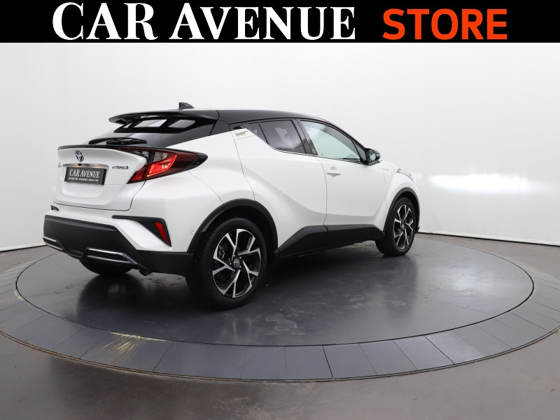 Used TOYOTA C-HR 184h Collection 2WD E-CVT MY22 2021 Blanc Nacré bi-ton € 24990 in Lesménils