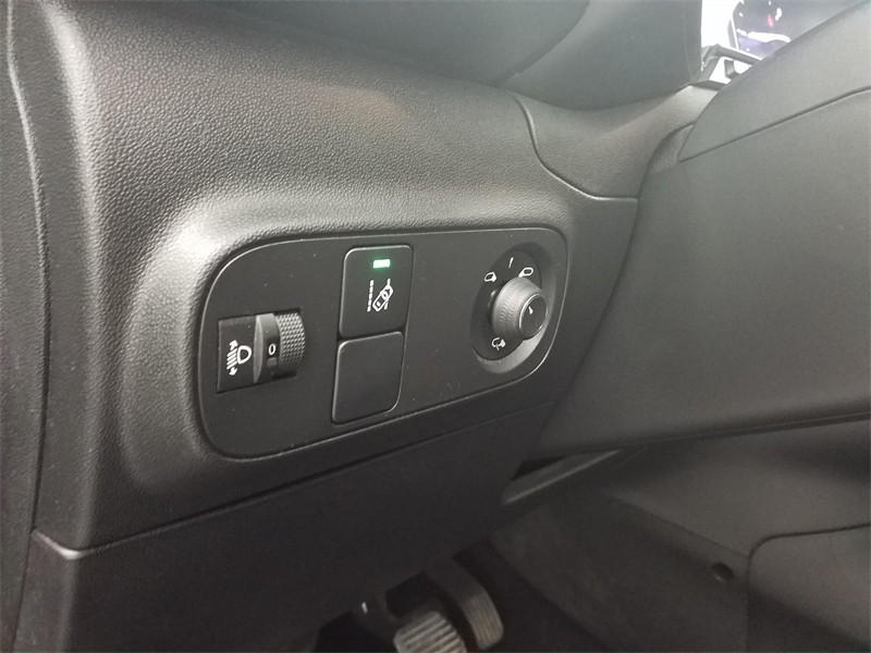 Occasion CITROEN C3 PureTech 82ch Graphic S&S E6.d 2019 Gris Acier - Noir Onyx 9990 € à Lesménils