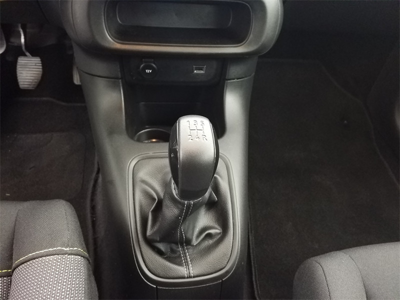 Occasion CITROEN C3 PureTech 82ch Graphic S&S E6.d 2019 Gris Acier - Noir Onyx 9990 € à Lesménils